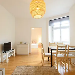 https://living-apartments-liechtensteinstrasse.vienna-besthotels.com